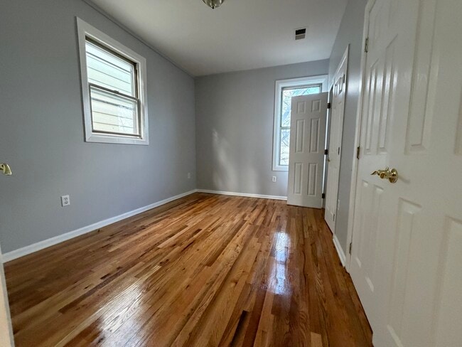 Building Photo - 50 Gates Ave