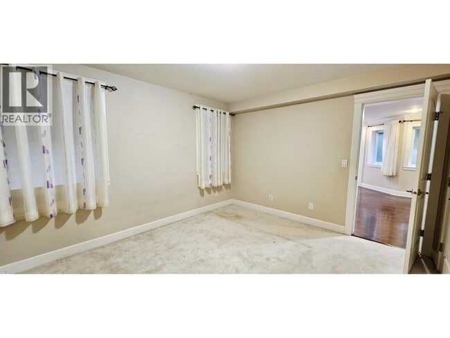 Photo du bâtiment - Lower/ Basement-888 CANYON BOULEVARD