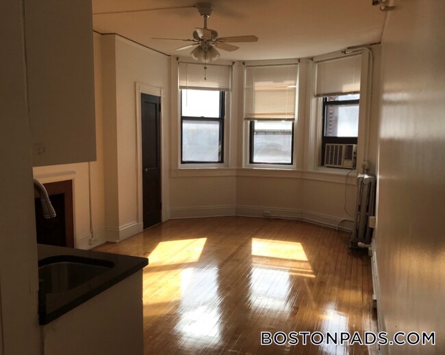Foto del edificio - 91 Westland Ave