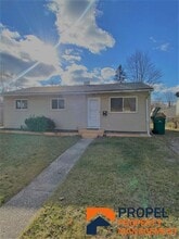 Building Photo - 1201 Red Leaf Ln