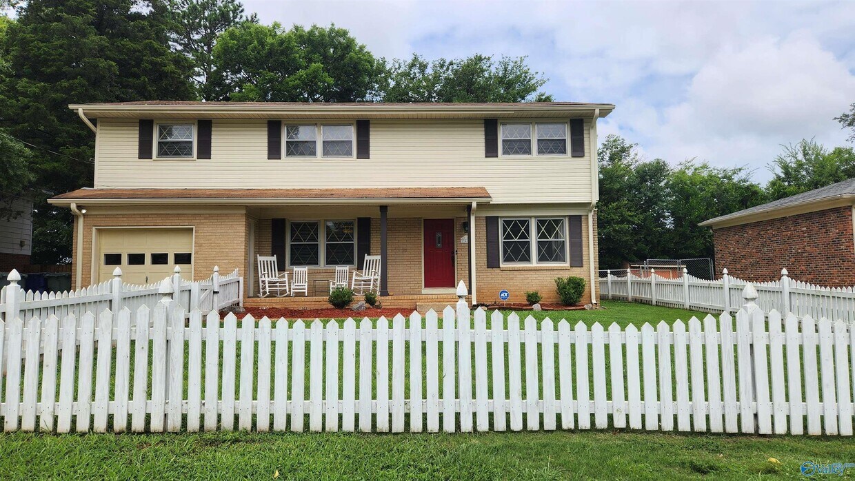 Foto principal - 11402 Hillwood Dr SE
