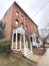 Building Photo - 74 Pearl St