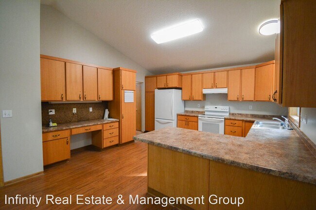 Foto del edificio - 5 br, 2.5 bath House - 2931 Northern Slope...