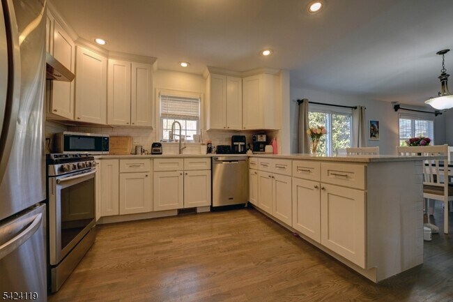 Foto del edificio - 31 Ashwood Ave