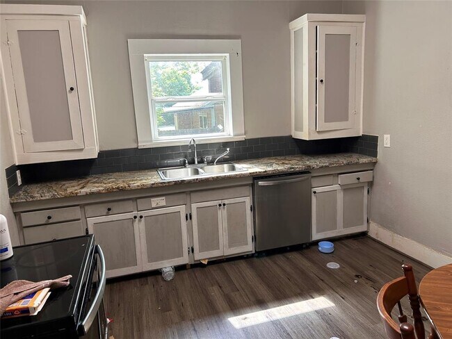 Foto del edificio - 401 W Bluff St