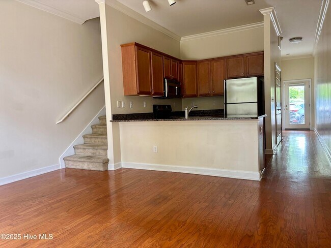 Foto del edificio - 1617 Shoreline Pl