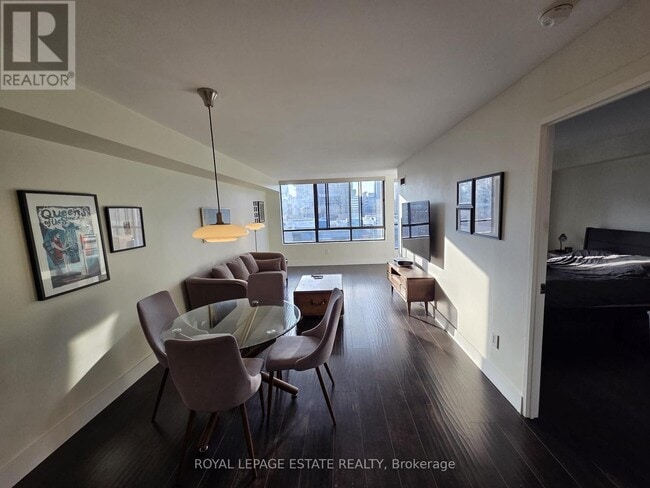 Photo du bâtiment - 117 Gerrard St E