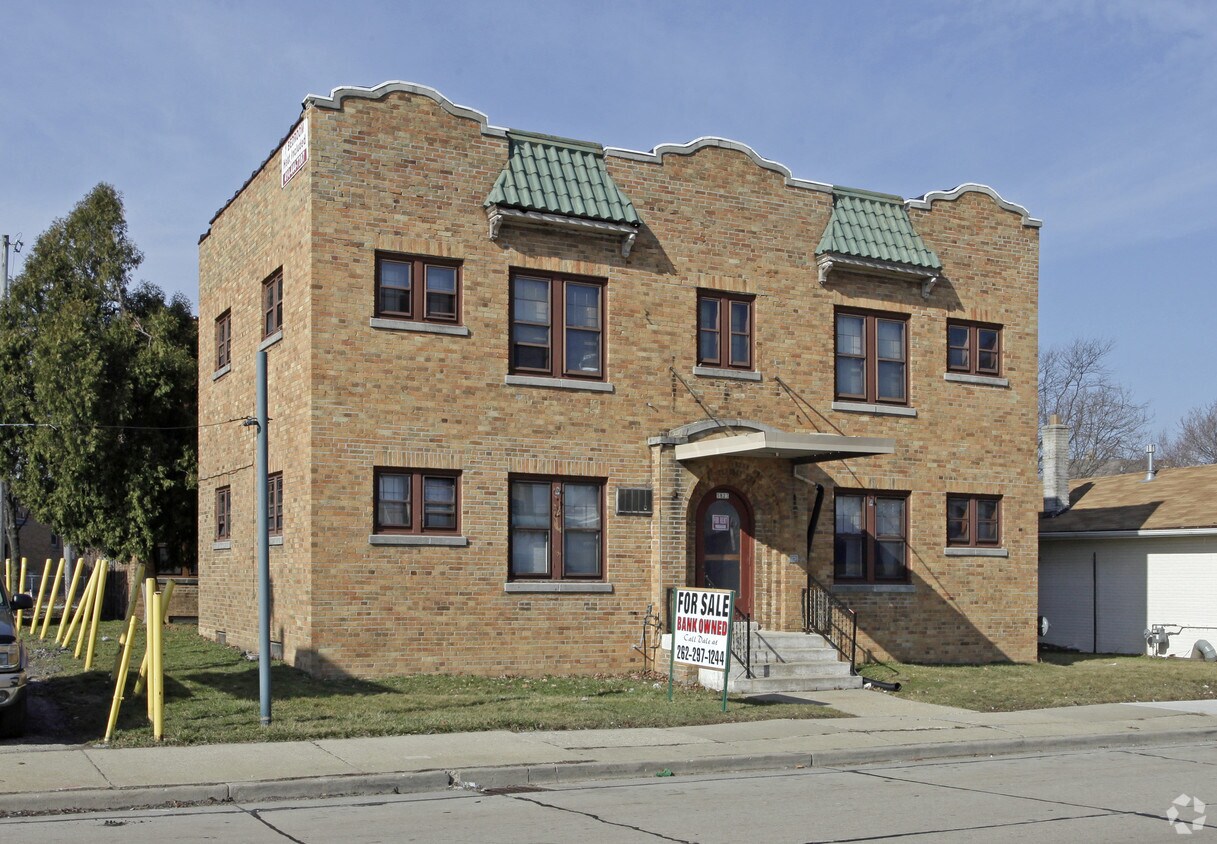 Foto del edificio - 5823 W Appleton Ave