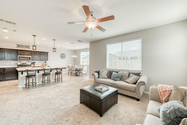 Foto del edificio - Beautiful 4 Bedroom 2.5 Baths in Clovis