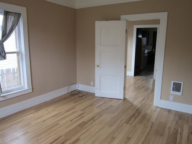 Foto del edificio - 2136-2138 Wantland Ave