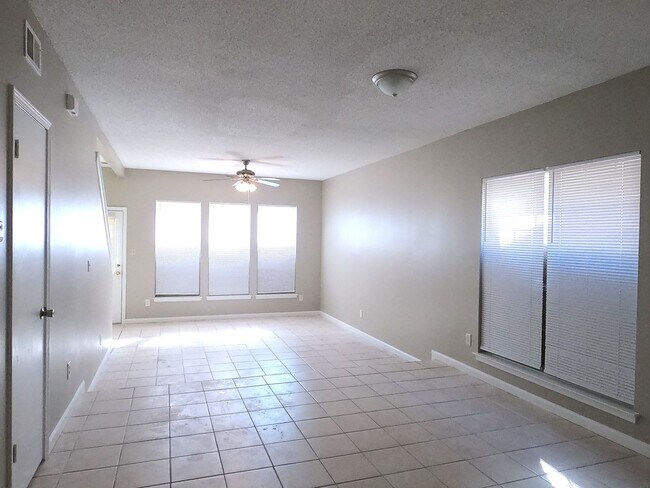 Foto del edificio - Newly Renovated Duplex in Williamsburg Colony