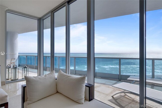 Building Photo - 5959 Collins Ave