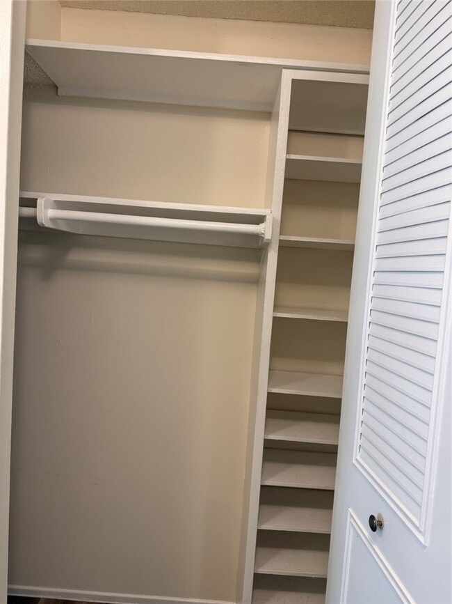 Foto del edificio - 5301 Balboa Blvd