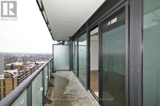 Building Photo - 161-2161 Roehampton Ave
