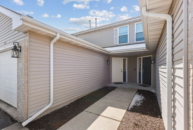 Foto del edificio - 2 Bedroom 1.5 Bath Spacious Townhome