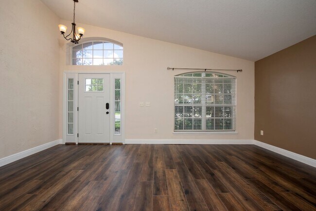 Building Photo - Nice, Updated 3/2 House with Garage in Wav...