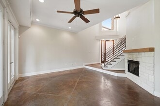 Building Photo - 513 W 22nd St