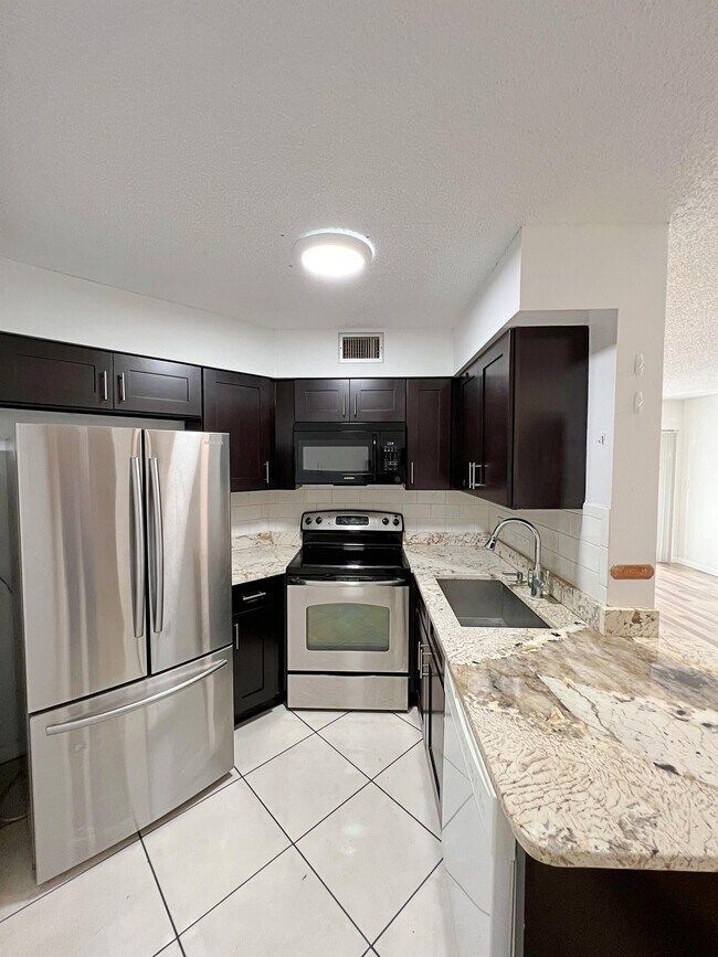 Foto del edificio - 3717 Atrium Dr