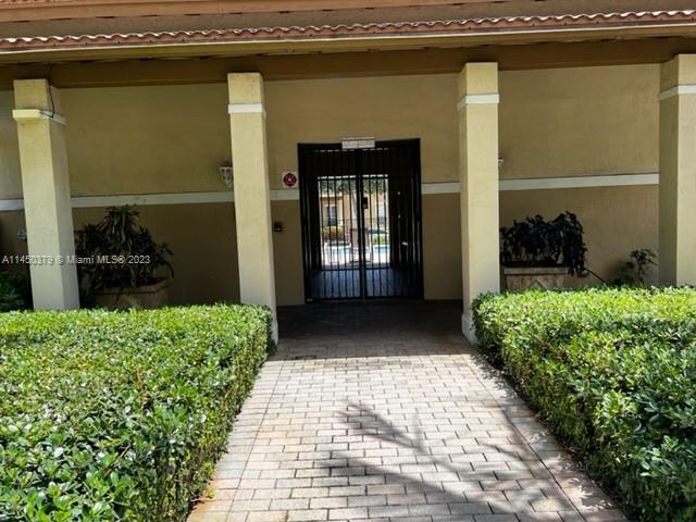Foto principal - 615 NW 25th Ave