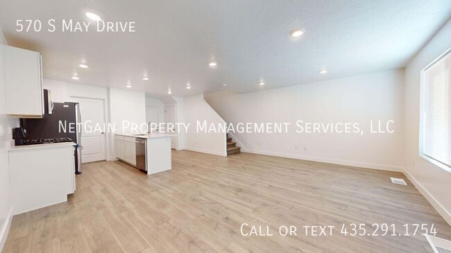 Building Photo - 570 May Dr