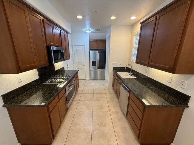 Foto del edificio - Hayward Condo 3 Bed/2.5 Bath Updated kitch...