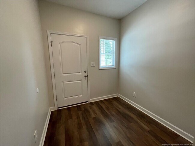 Foto del edificio - 703 Georgetown Cir