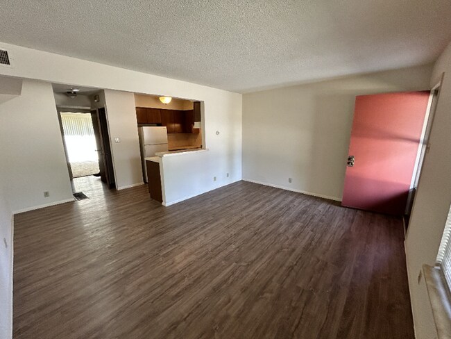 Foto del edificio - 604-650 Cumberland Dr