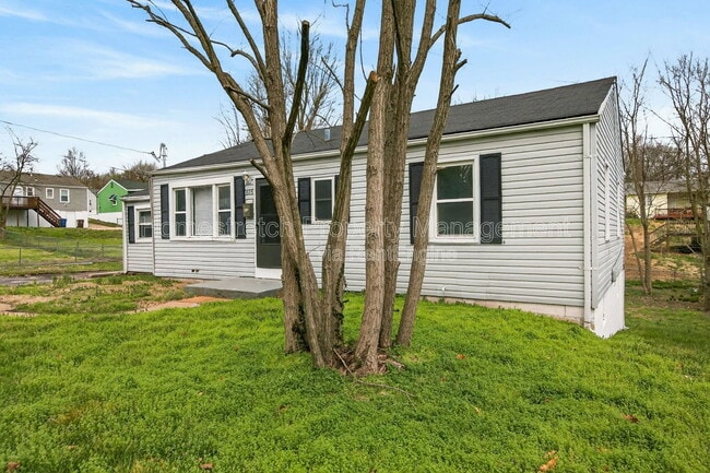 Building Photo - 605 Abston St