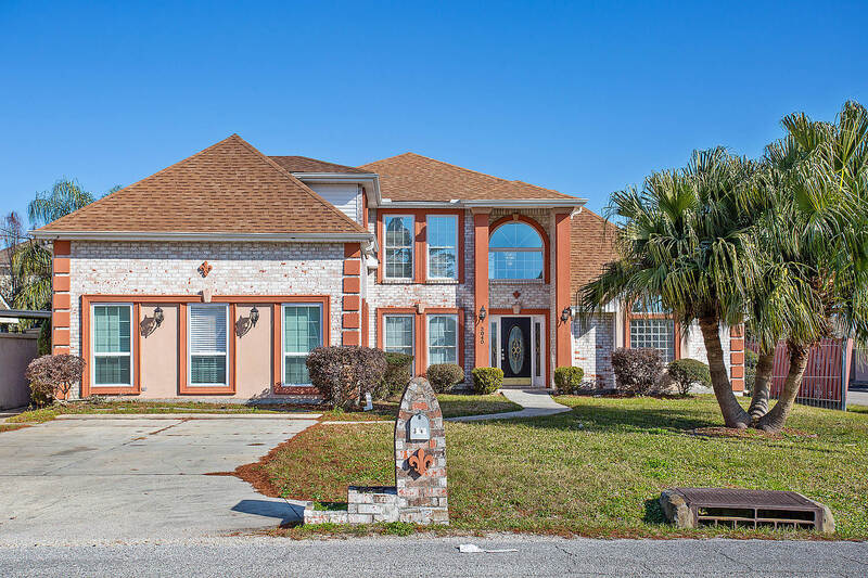 Foto principal - 3040 Hudson St