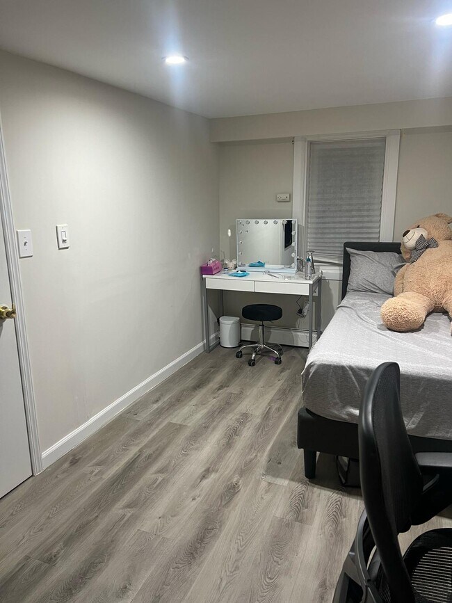 Foto del edificio - 83 Garibaldi Ave