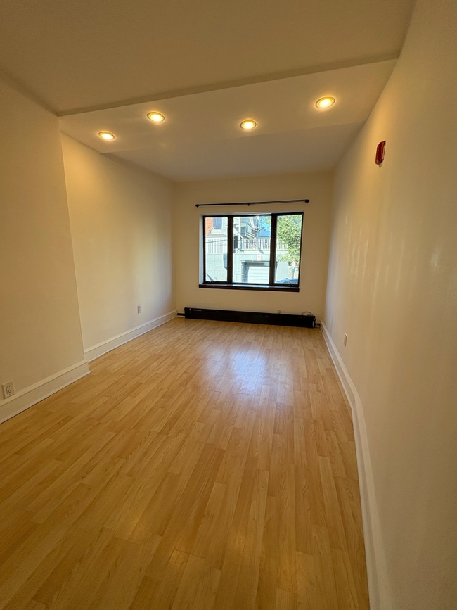 Front Bedroom - 1711 S 13th St