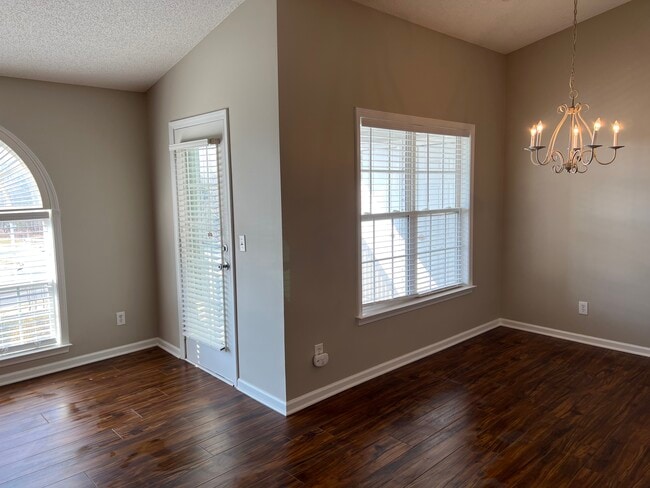 Foto del edificio - 3708 Cotswold Terrace