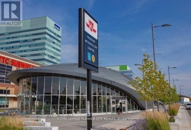 Photo du bâtiment - 950 Portage Pkwy