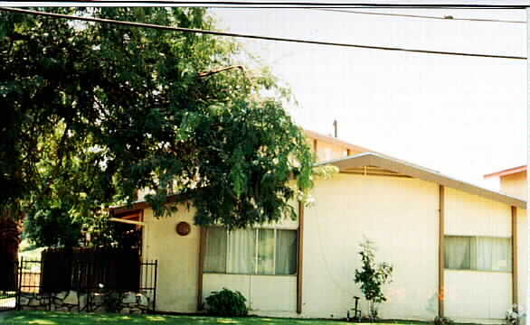 Building Photo - 1245 W 4th St