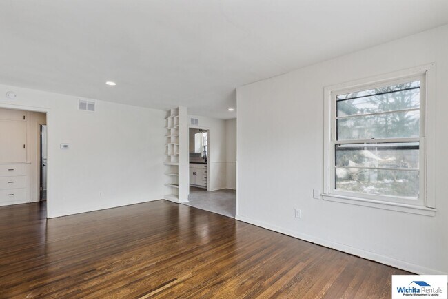 Foto del edificio - 742-744 S. Broadview