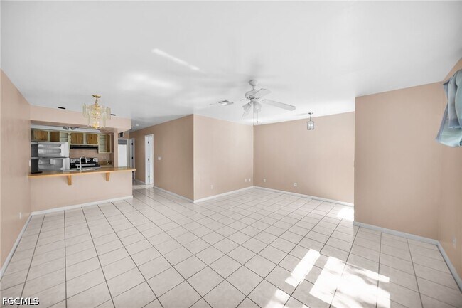 Foto del edificio - 517 SE 23rd Pl