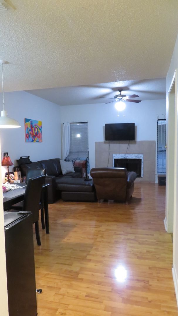 Building Photo - ROBBINS PLACE 202