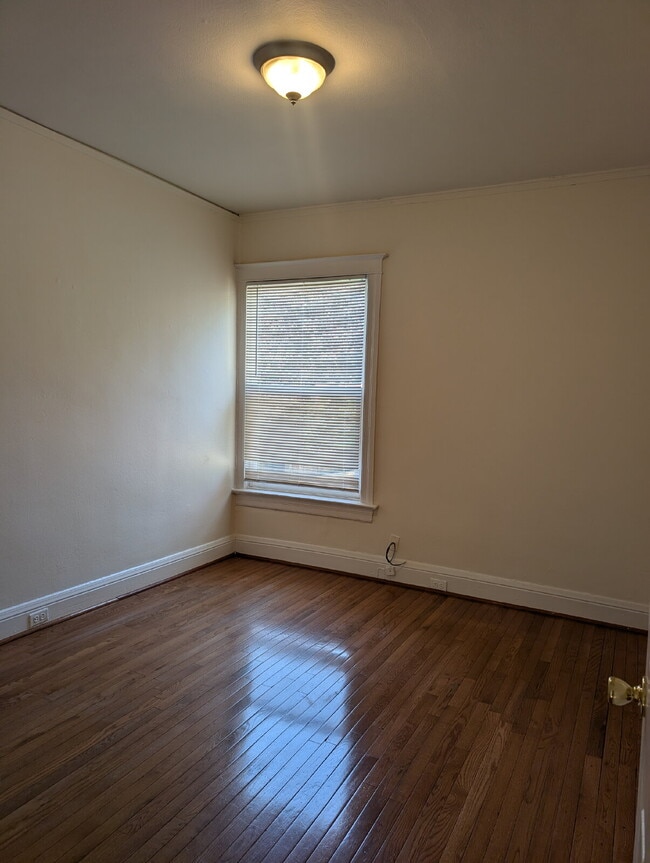 Foto del edificio - 2349 Grove St