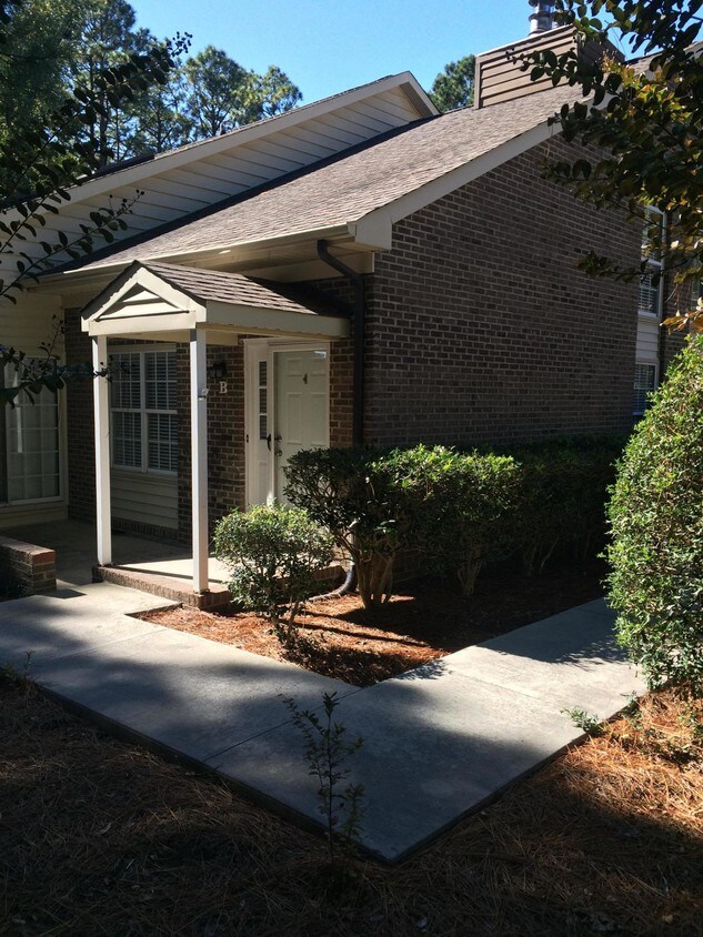 7 Pinehurst Manor, Pinehurst, NC 28374 Condo for Rent in Pinehurst