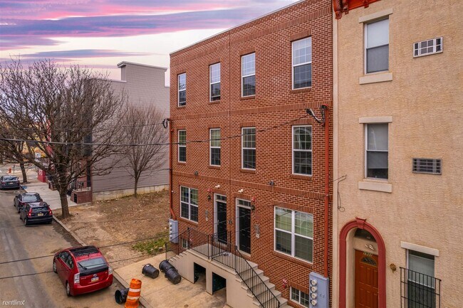 Foto del edificio - 4 br, 3 bath Triplex - 1921 N 7TH ST Unit 101
