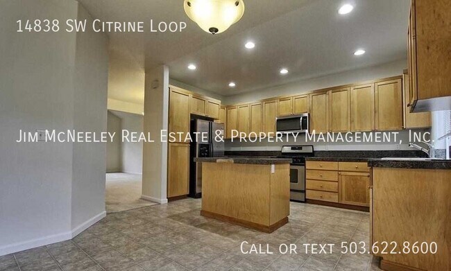 Building Photo - Available Now! Gorgeous Sexton Mountain Ho...