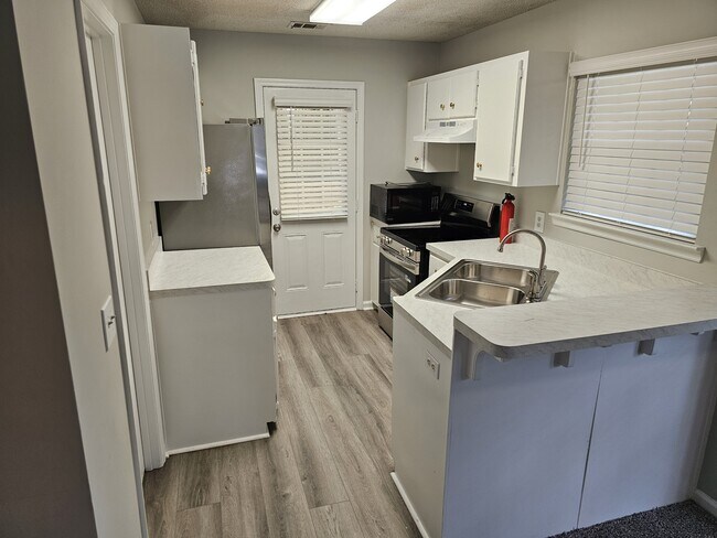 Foto del edificio - 1411 E 58th St
