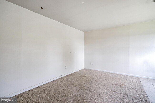 Building Photo - 992 Pottstown Pike