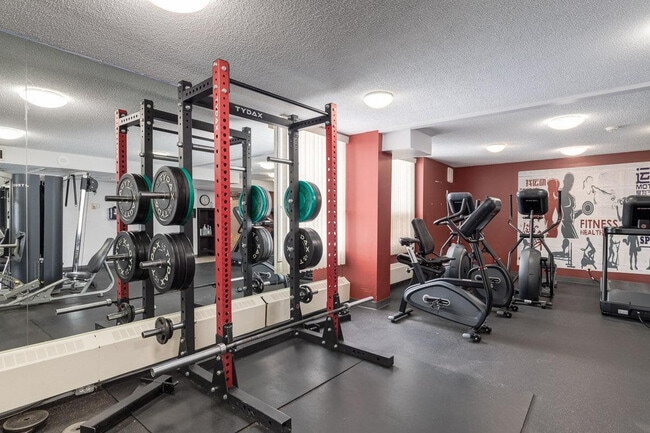 Building Photo - The Pinnacle