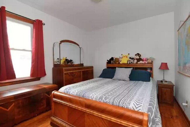 Foto del edificio - 3402 Burke Ave