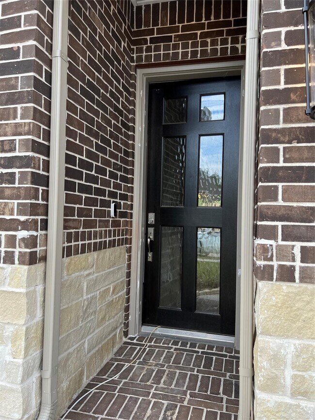 Building Photo - 15830 Bird of Paradise Dr