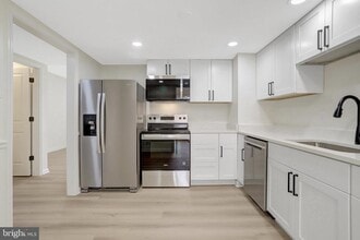 Building Photo - 4112 Century Ct