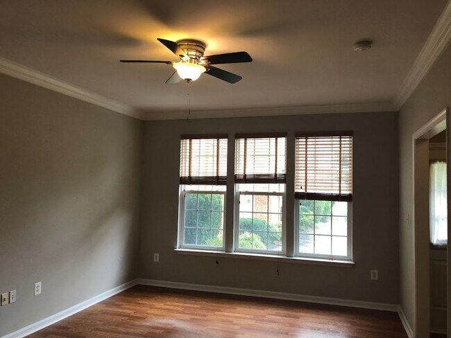 Foto del edificio - Spacious 3 Bedroom Townhome in Huntington