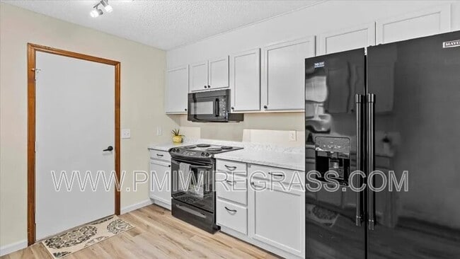 Foto del edificio - 214 Brookside Ln