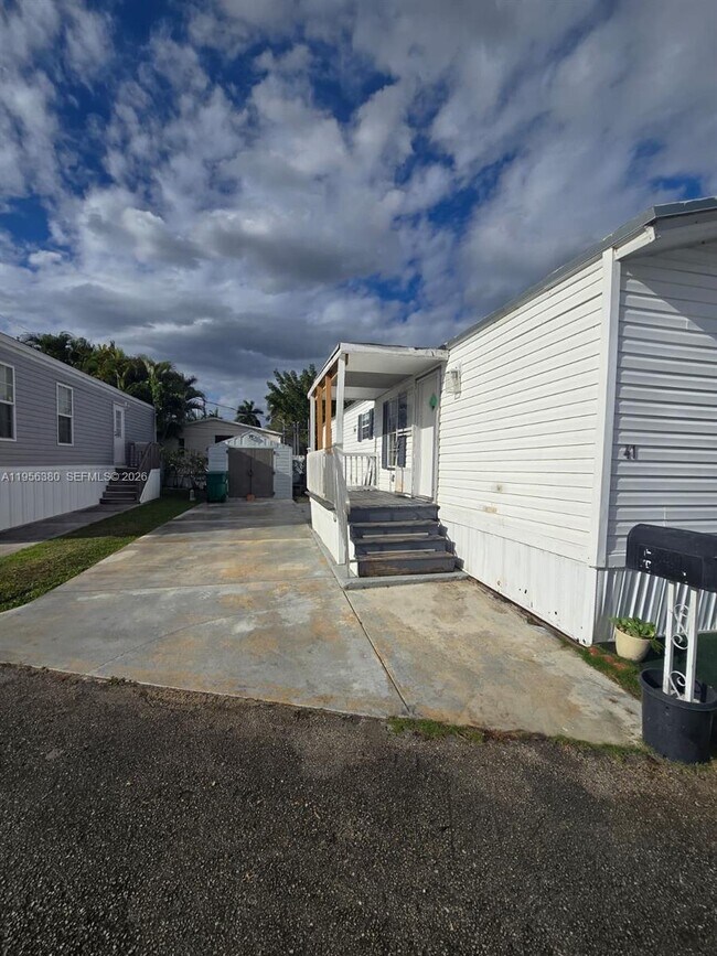 Foto del edificio - 17350 SW 232nd St